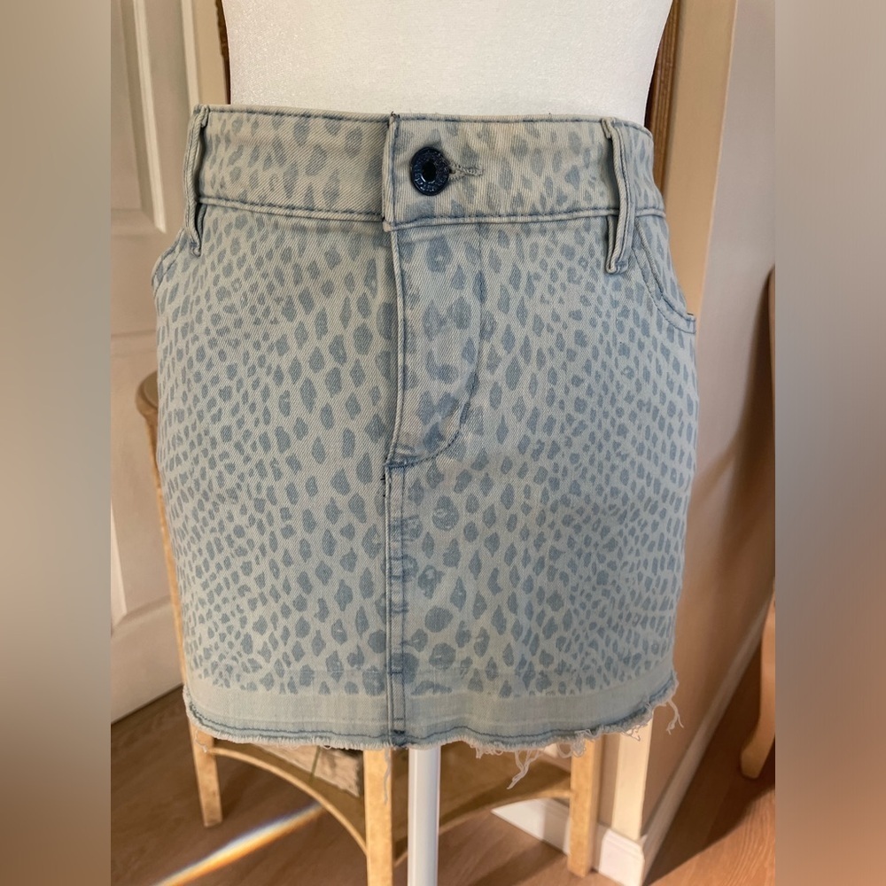 Guess Animal Print Cut-Off Denim Mini Skirt - Size 32